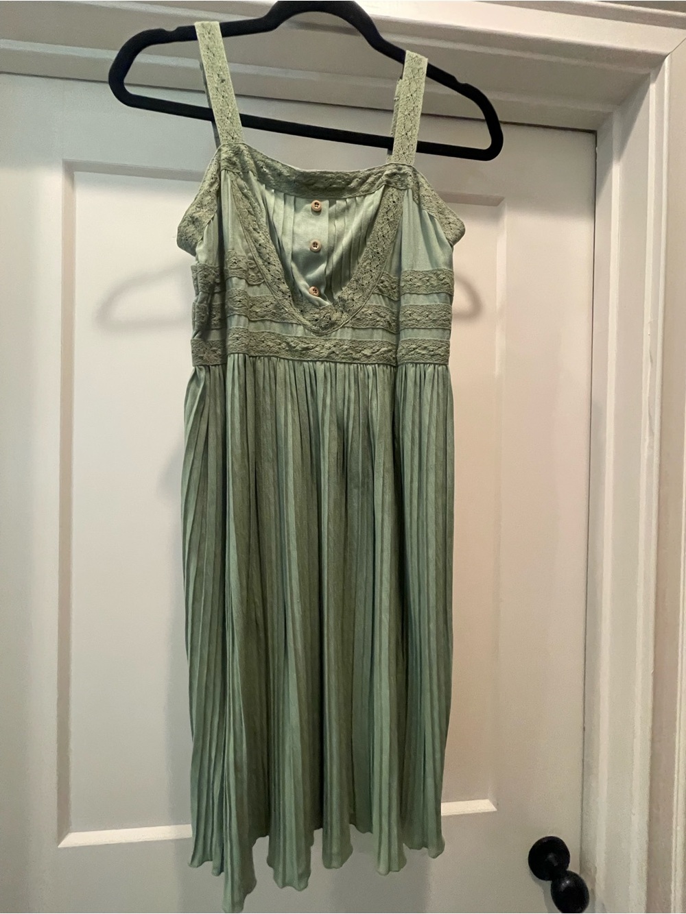 NWT Women’s Matilda Jane Light Sage Green Lace-Trim Pleated Sundress